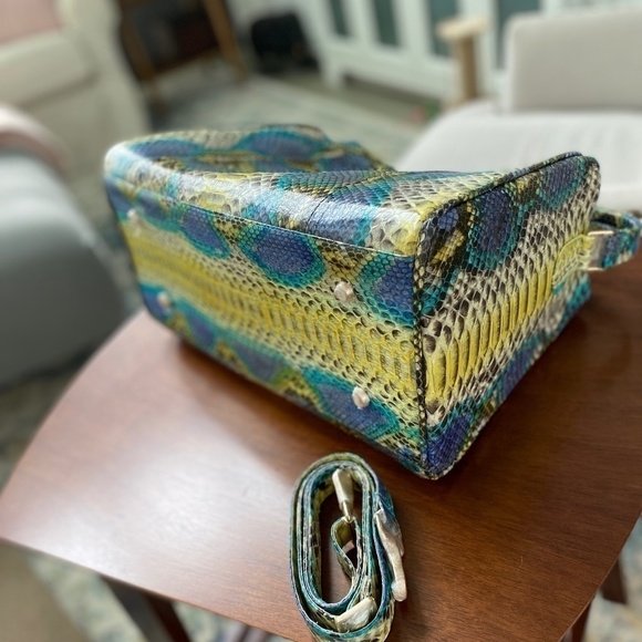 Grand Pele Collection Python Leather Satchel / Crossbody - Picture 13 of 15